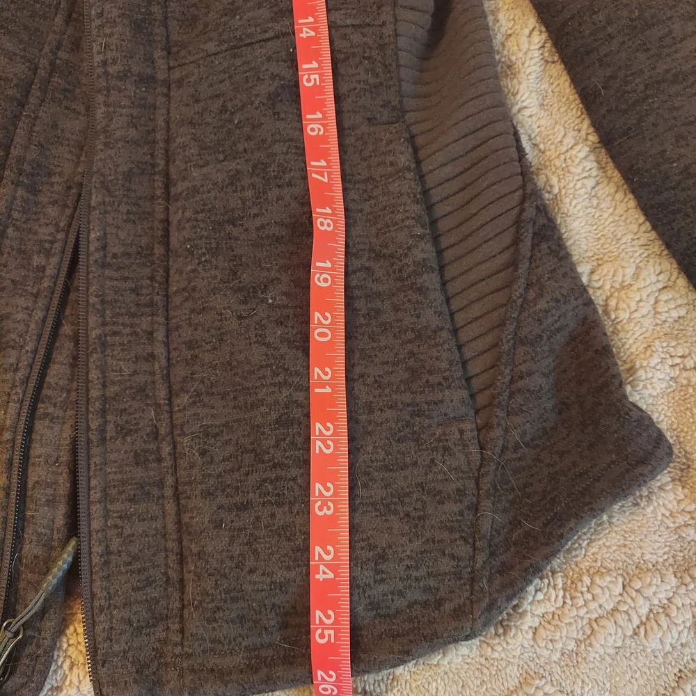 The North Face Women's Gray Jacket~ Size Small - Picture 8 of 9